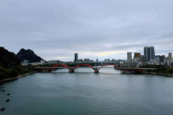 市柳州工业褪色生活“上色”pg电子中文模拟器三线城(图2)