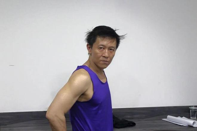 死亡多日无人察觉已发臭王菲前经纪人悼念pg电子中文模拟器台湾男星陈光前家中(图5)