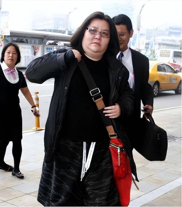 死亡多日无人察觉已发臭王菲前经纪人悼念pg电子中文模拟器台湾男星陈光前家中(图6)