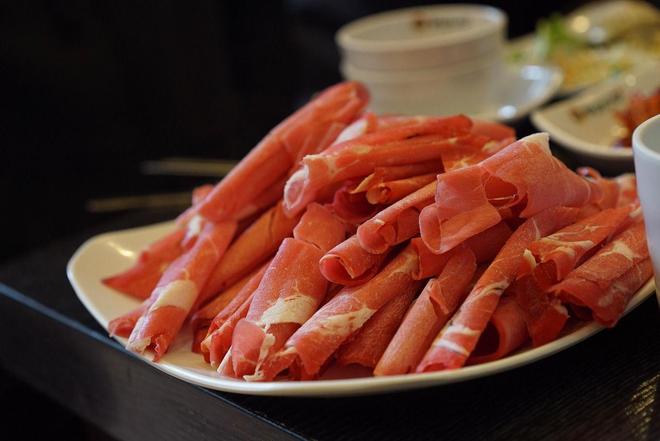 ：麻酱蘸料才是灵魂所在电子pg老北京铜锅涮肉